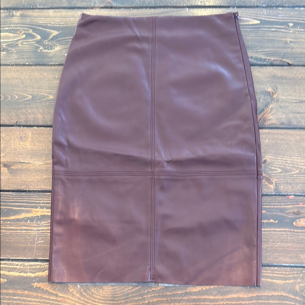 Elegant Plum Leather Skirt